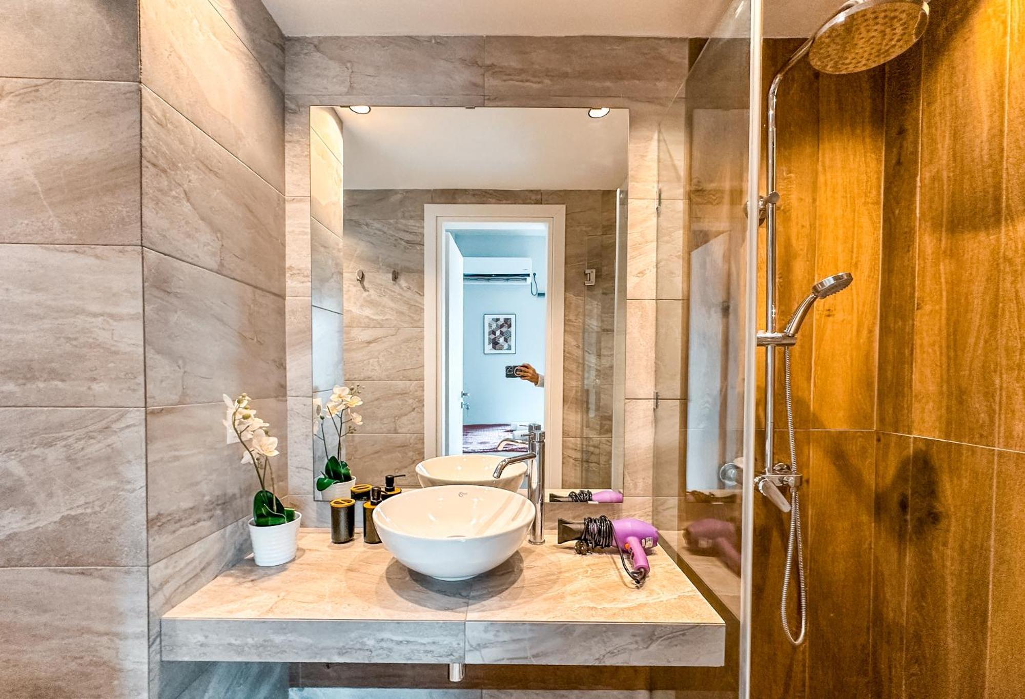 Walk To Markets From A Cozy Studio By Cielo Homes Aten Exteriör bild