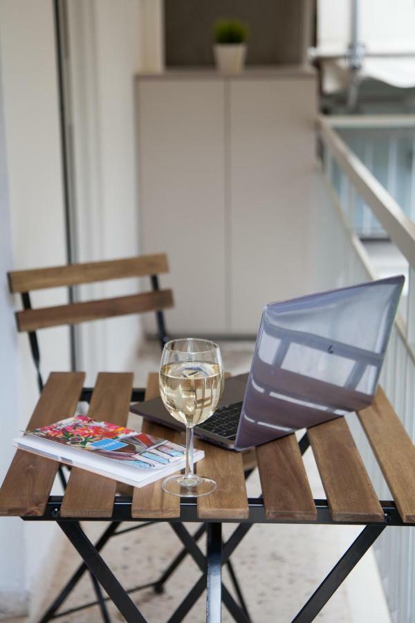 Walk To Markets From A Cozy Studio By Cielo Homes Aten Exteriör bild
